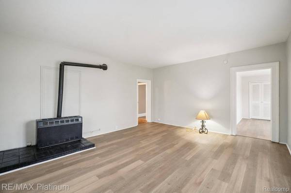 522 Fleming ST, Howell, MI 48843