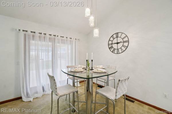 9472 Hill RD, Swartz Creek, MI 48473