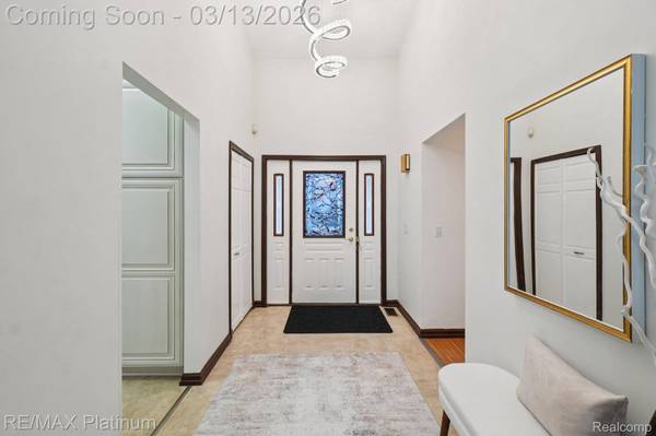 9472 Hill RD, Swartz Creek, MI 48473