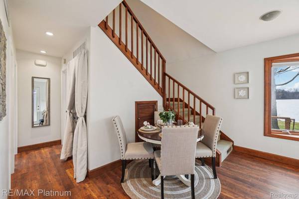 3822 Langley DR, Hamburg Township, MI 48169