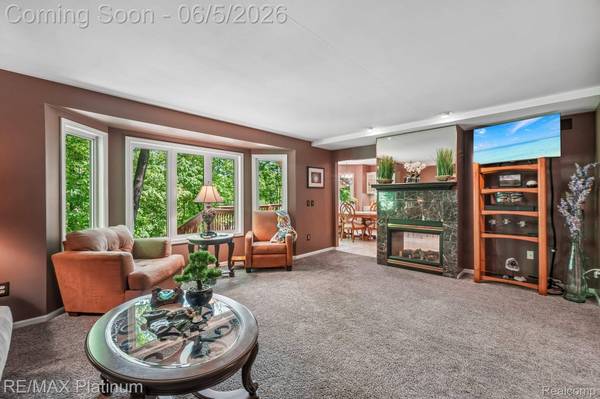 2260 Moorland's View, Oceola Township, MI 48855