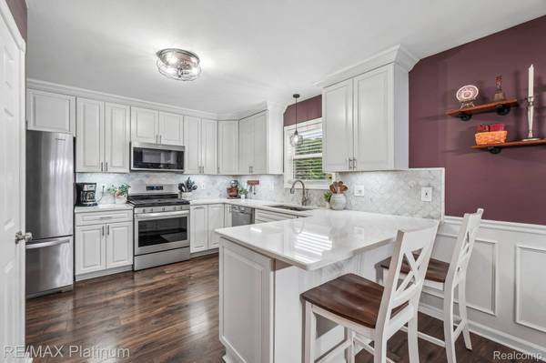 2353 Chestnut BND, Oceola Township, MI 48855