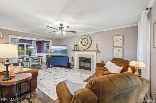 2353 Chestnut BND, Oceola Township, MI 48855