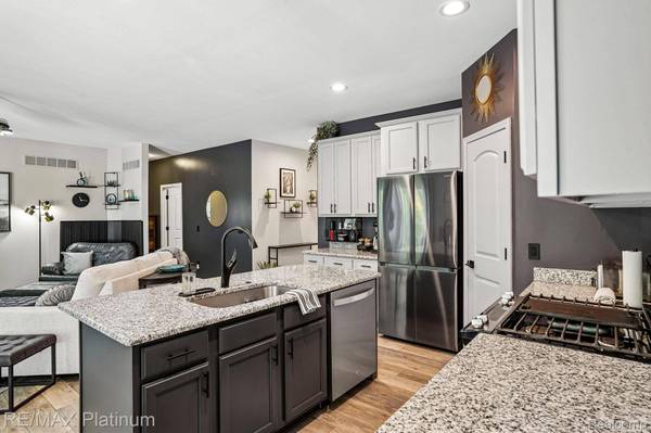 2963 Blue Sky DR, Oceola Township, MI 48843