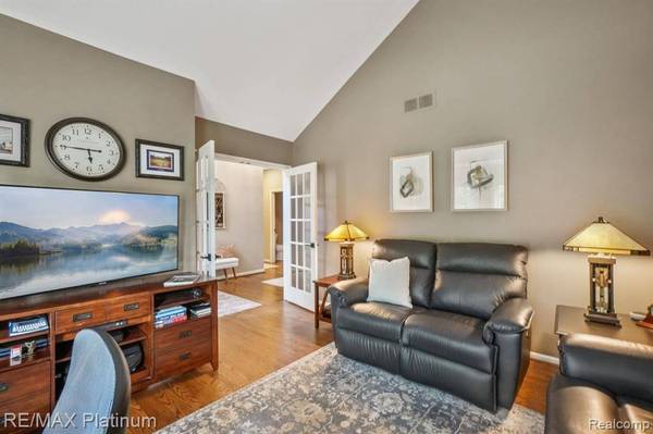 4663 Huntington Drive, Genoa Twp, MI 48116