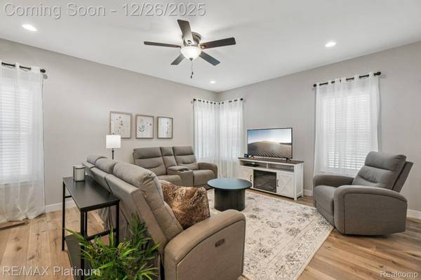 5261 Autumn Kirsten DR, Fowlerville, MI 48836