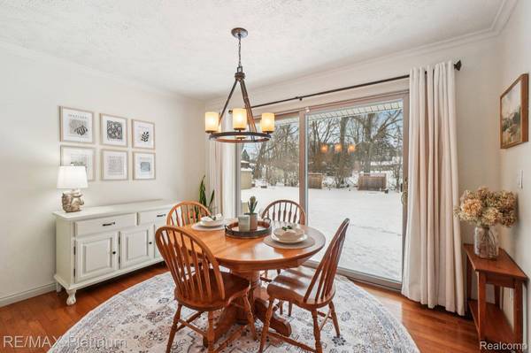 22630 Sandra ST, South Lyon, MI 48178