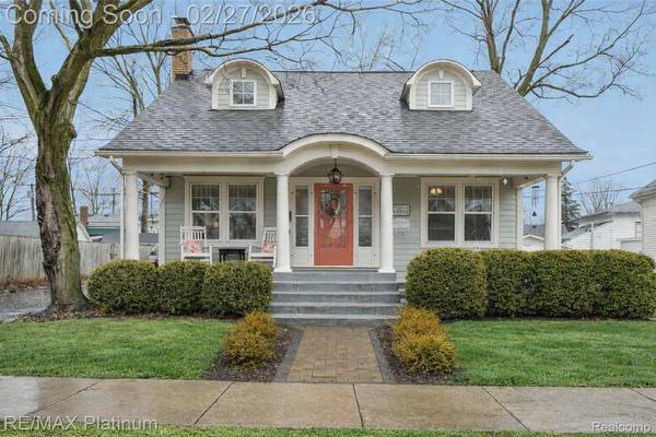409 S Walnut ST, Howell, MI 48843
