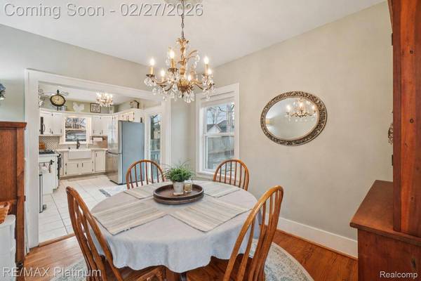 409 S Walnut ST, Howell, MI 48843