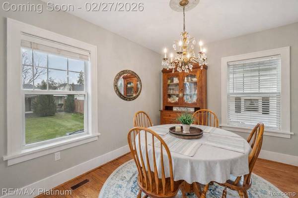 409 S Walnut ST, Howell, MI 48843