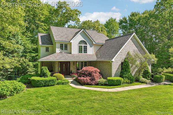 2260 Moorland's View, Oceola Township, MI 48855
