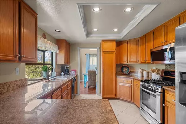 28667 Greenwood PL, Castaic, CA 91384