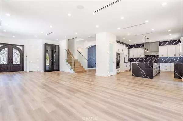 17195 Summit Hills DR, Canyon Country, CA 91387