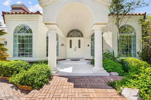 32 Princeville LN, Las Vegas, NV 89113