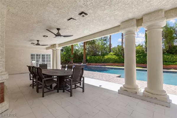 32 Princeville LN, Las Vegas, NV 89113