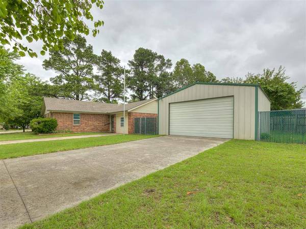 600 Oak Park DR, Choctaw, OK 73020