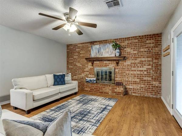 3308 Rolling LN, Midwest City, OK 73110