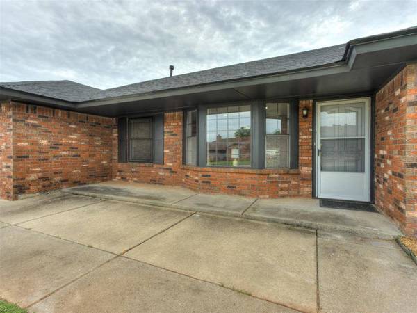 5412 Cloverlawn DR, Oklahoma City, OK 73135