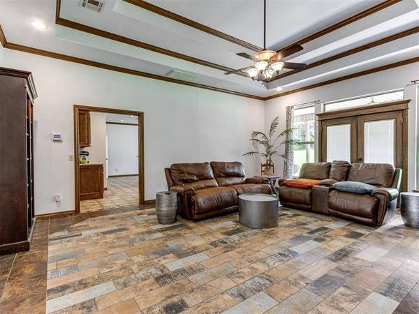 559 Silver Tree CIR, Choctaw, OK 73020