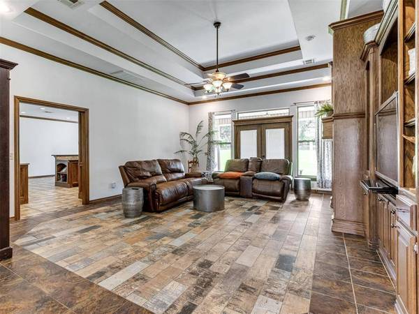 559 Silver Tree CIR, Choctaw, OK 73020