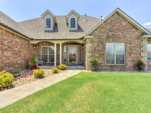 559 Silver Tree CIR, Choctaw, OK 73020