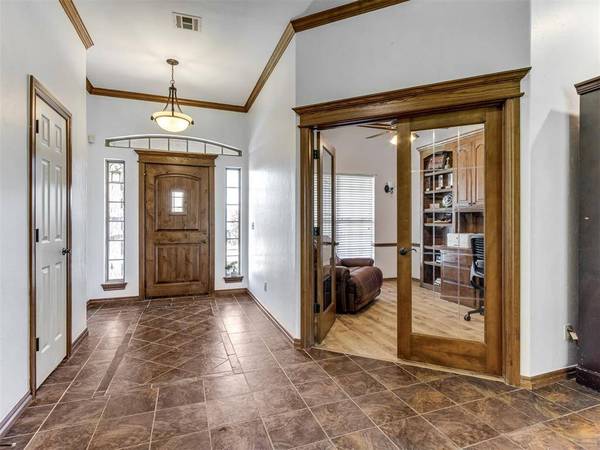 559 Silver Tree CIR, Choctaw, OK 73020