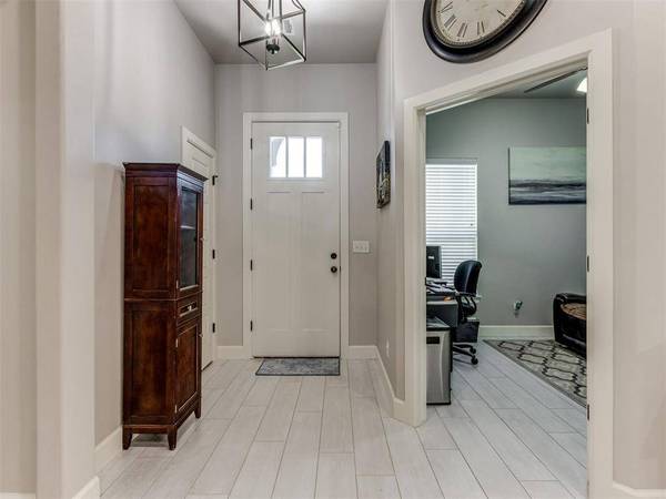 20629 Twisted Oak RD, Harrah, OK 73045