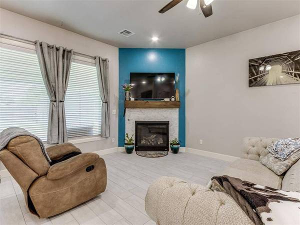 20629 Twisted Oak RD, Harrah, OK 73045