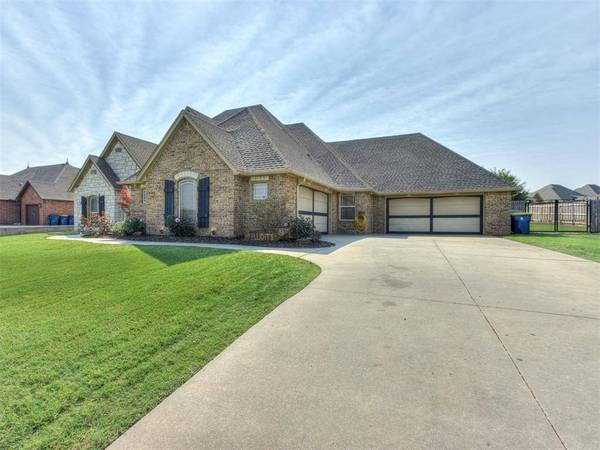 886 Silver Chase DR, Choctaw, OK 73020
