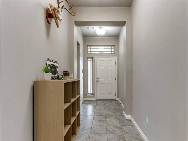 12496 Lakota DR, Choctaw, OK 73020