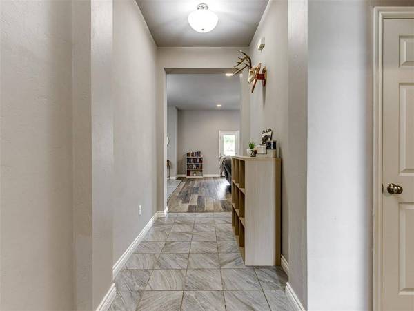 12496 Lakota DR, Choctaw, OK 73020