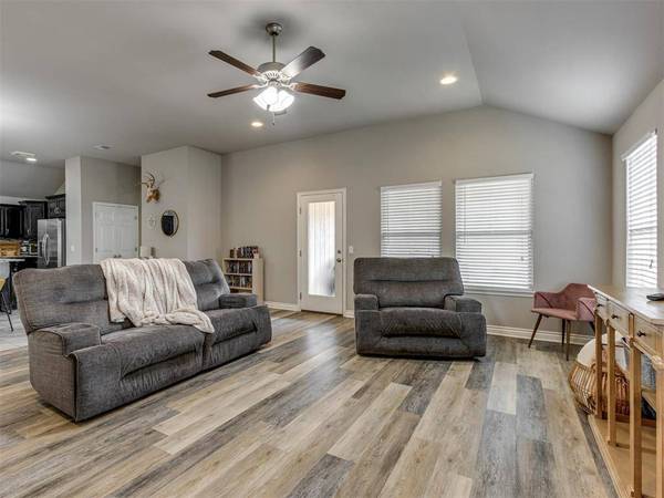 12496 Lakota DR, Choctaw, OK 73020