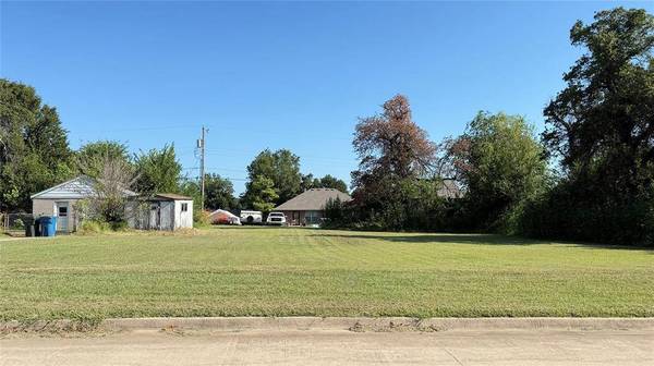 10359 Le Jean DR, Midwest City, OK 73130