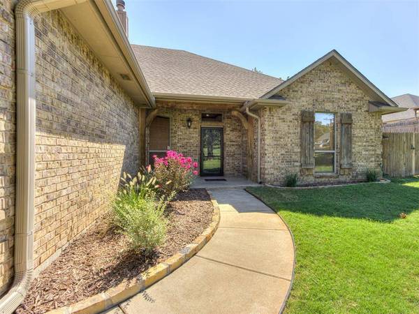 1010 S Caldwell DR, Midwest City, OK 73130