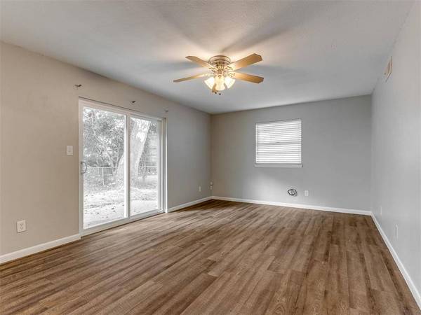 4800 Gina PL, Del City, OK 73115