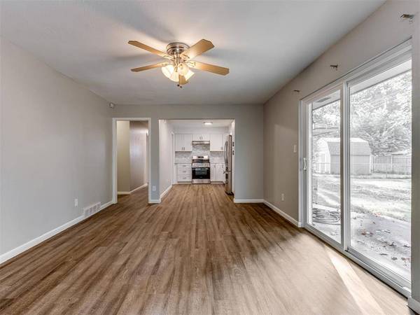 4800 Gina PL, Del City, OK 73115