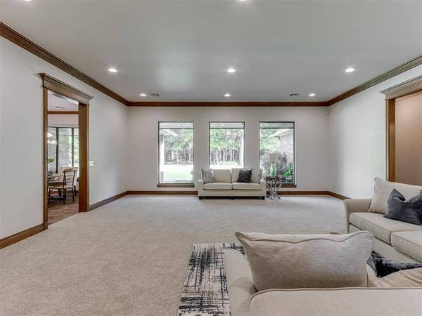 16401 Roserock CIR, Choctaw, OK 73020