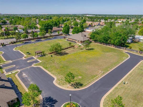 9229 Ruth DR, Midwest City, OK 73130