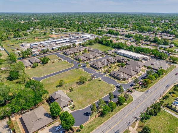 9232 Joan DR, Midwest City, OK 73130