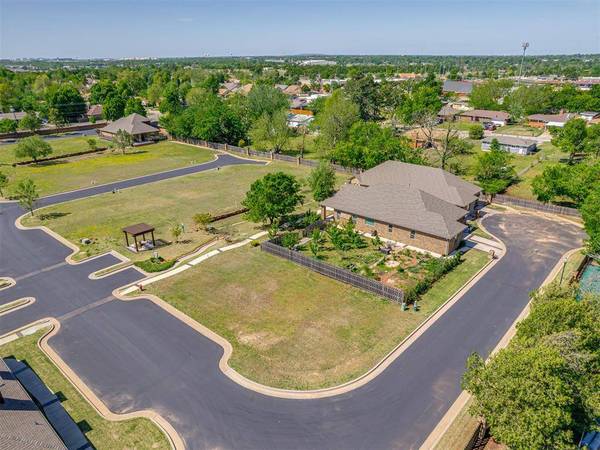 9231 Joan DR, Midwest City, OK 73130