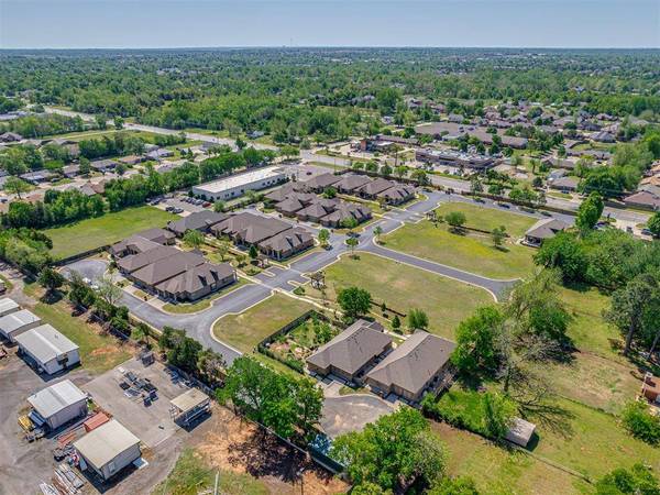 9220 Joan DR, Midwest City, OK 73130