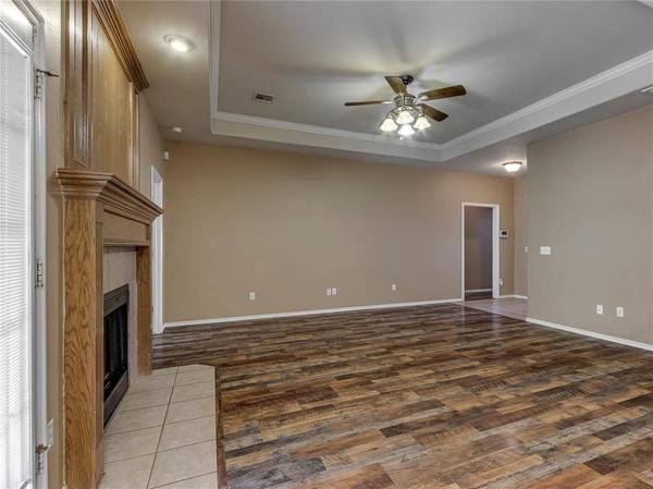 12528 SW 13th ST, Yukon, OK 73099