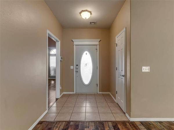 12528 SW 13th ST, Yukon, OK 73099