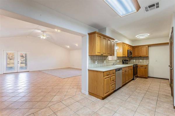 9125 E Tecumseh RD, Norman, OK 73026