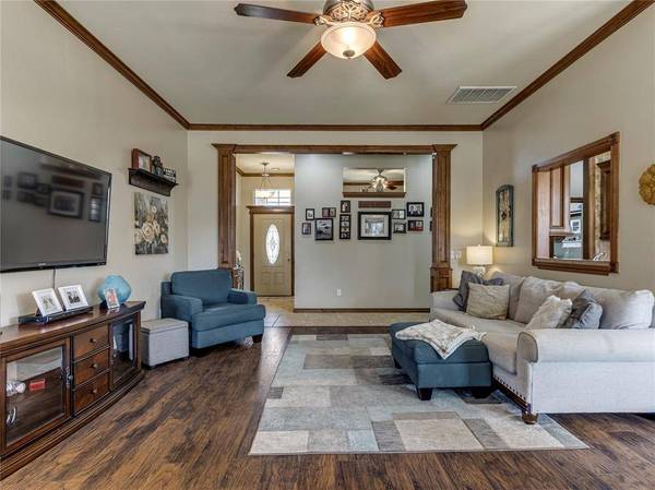 519 Slim DR, Midwest City, OK 73130