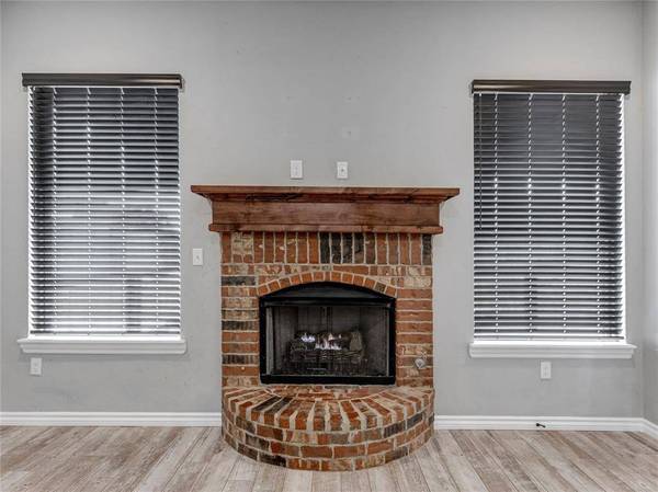 20647 Frontier AVE, Harrah, OK 73045