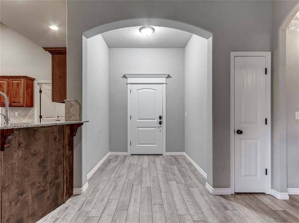 20647 Frontier AVE, Harrah, OK 73045