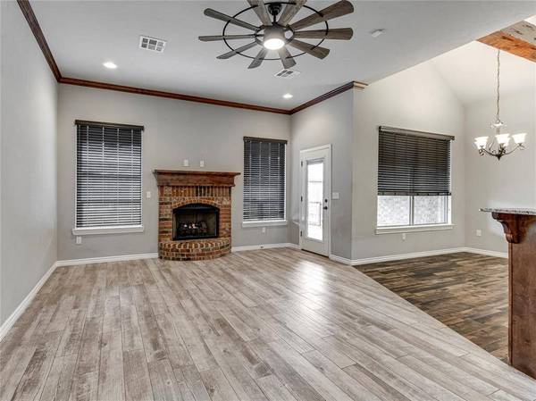 20647 Frontier AVE, Harrah, OK 73045