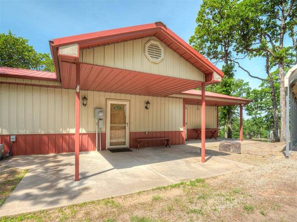 115686 S 4190th RD, Checotah, OK 74426