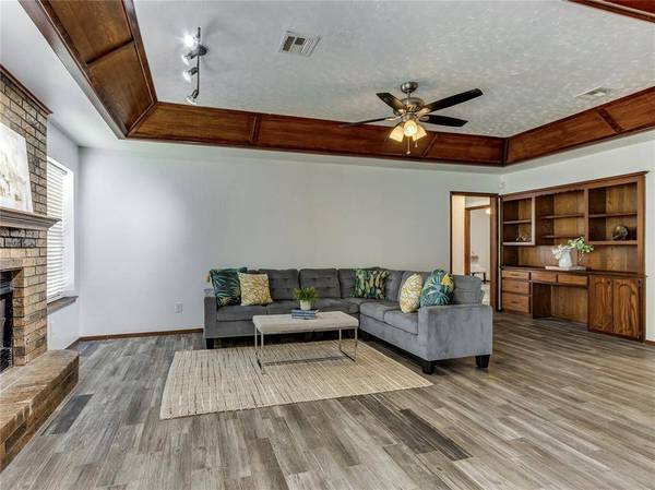 10508 Songbird LN, Midwest City, OK 73130